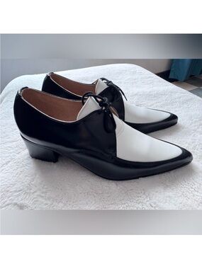 RARE VTG John Fluevog Black and White Leather Lace-Up Oxfords
